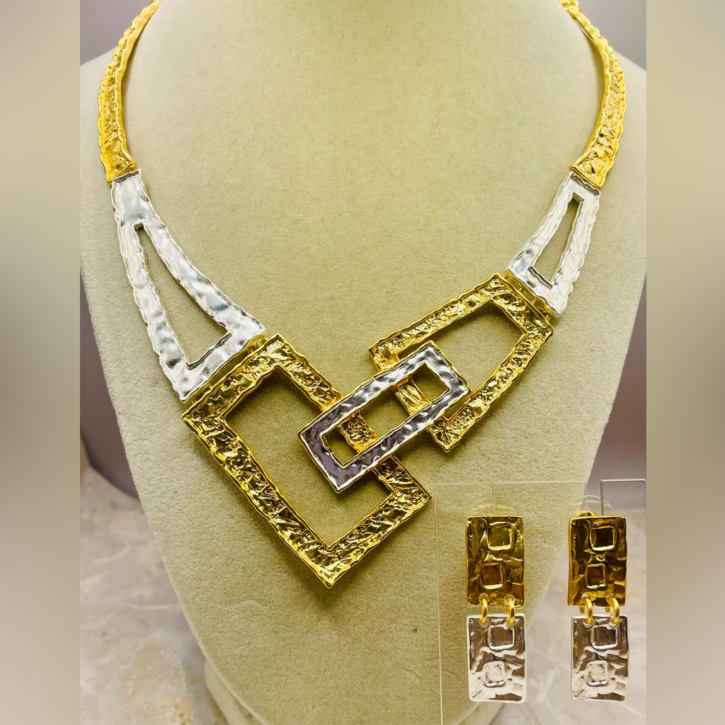 Gold And Silver Tone Textured Geometric Necklace And Earrings Set. 22 Inches